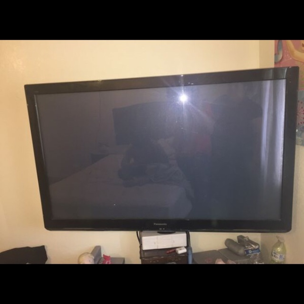 Tv - Picture 2 of 2